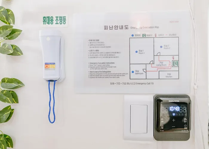Hongik Univ Station Yeonnam Cozy Airport Railroad 2 Queen Beds *